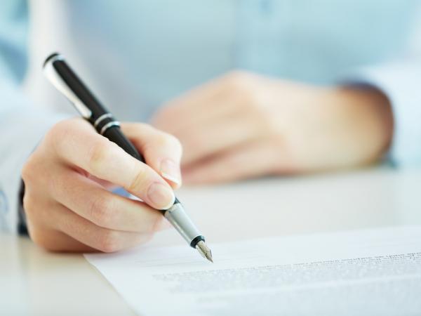 مدیریت جامع قراردادها shutterstock 126278489